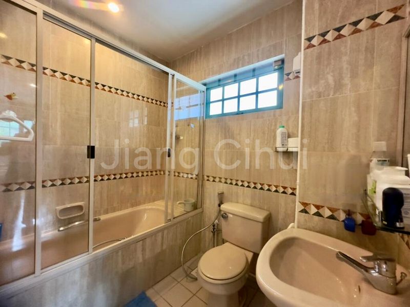 7 Bed Bungalow (Landed) for Sale in  Northshore Bungalows - Image 4